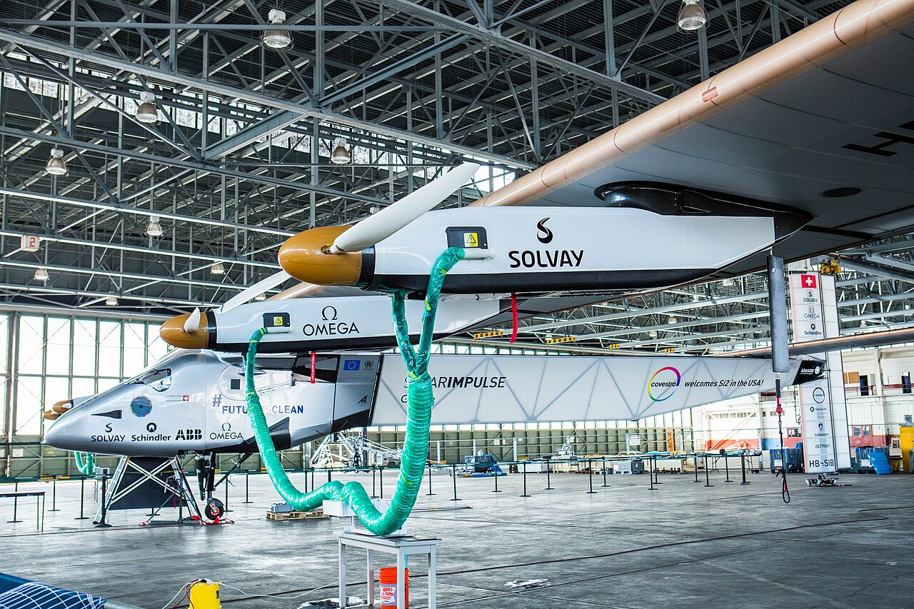 Photographie — Solar Impulse 2 à Hawaï pendant son tour du monde, avril 2016