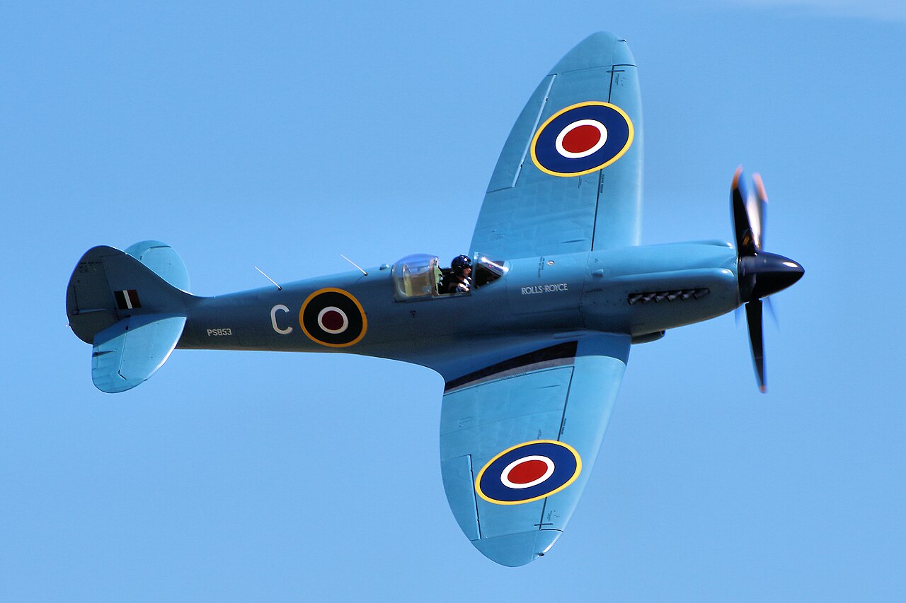 Photographie — Spitfire en démonstration à Duxford, 2015